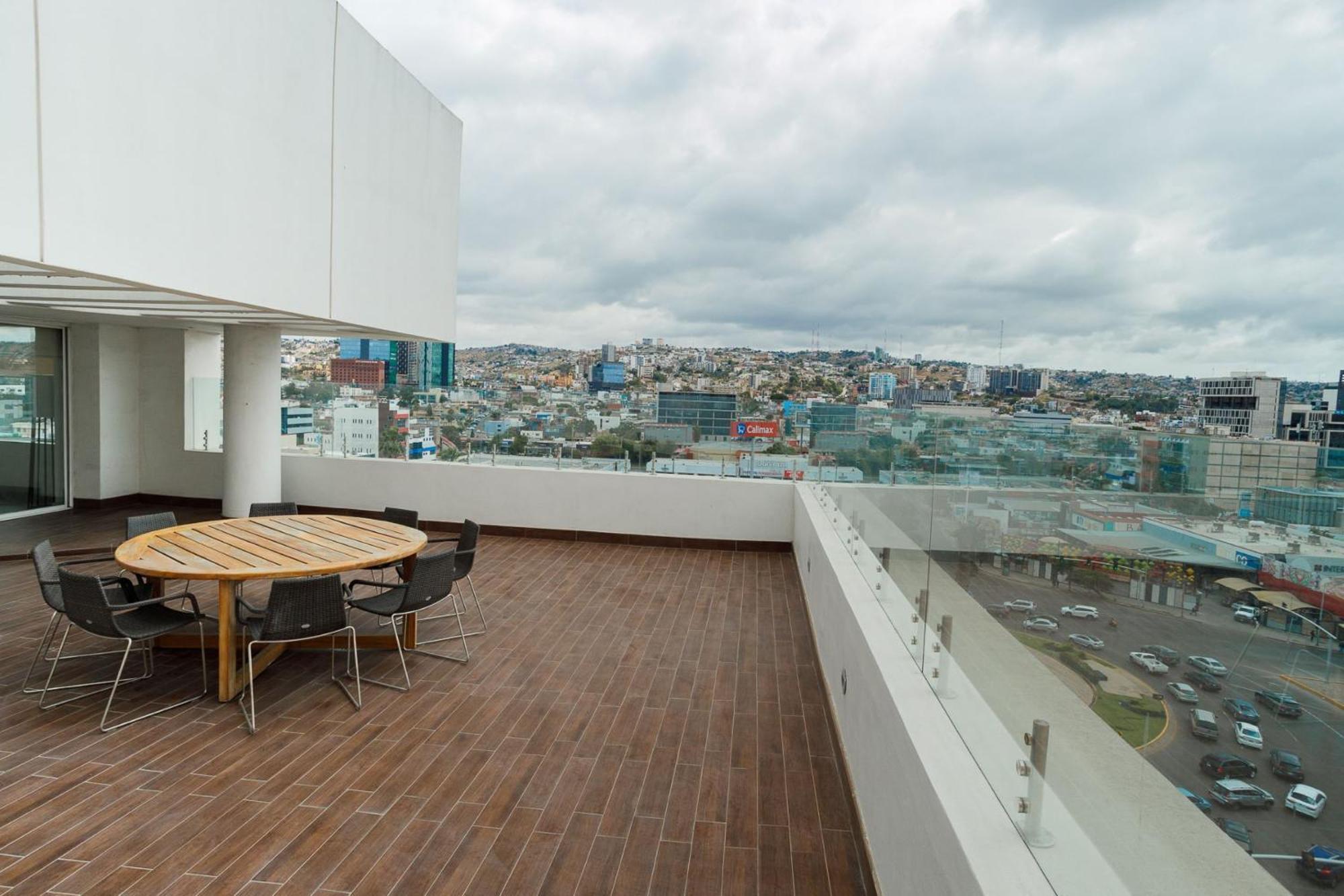 レアル イン ティファナ エクステリア 写真 View from the rooftop