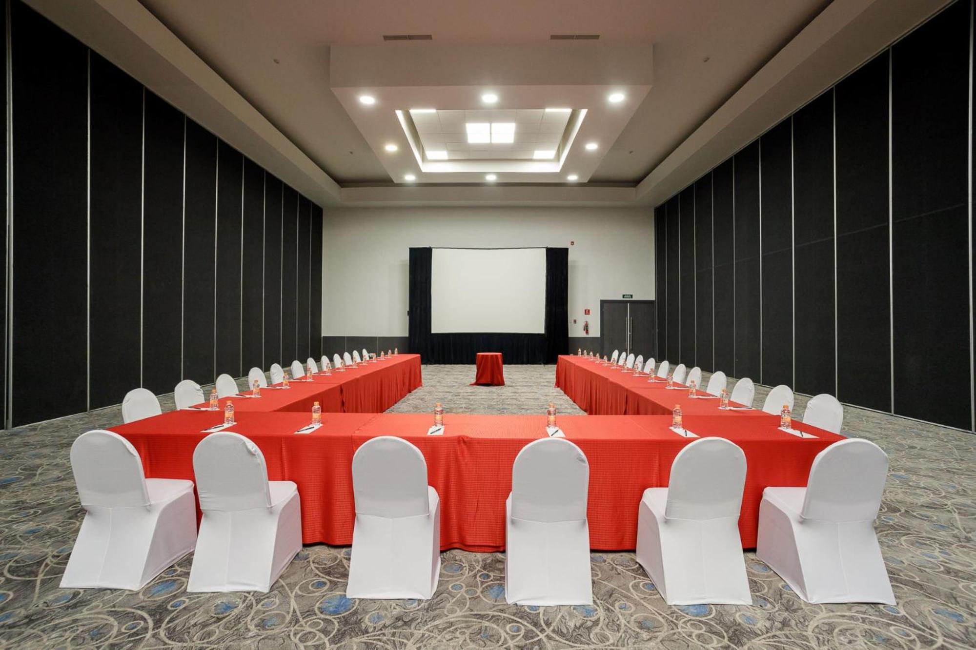 レアル イン ティファナ エクステリア 写真 Meeting room